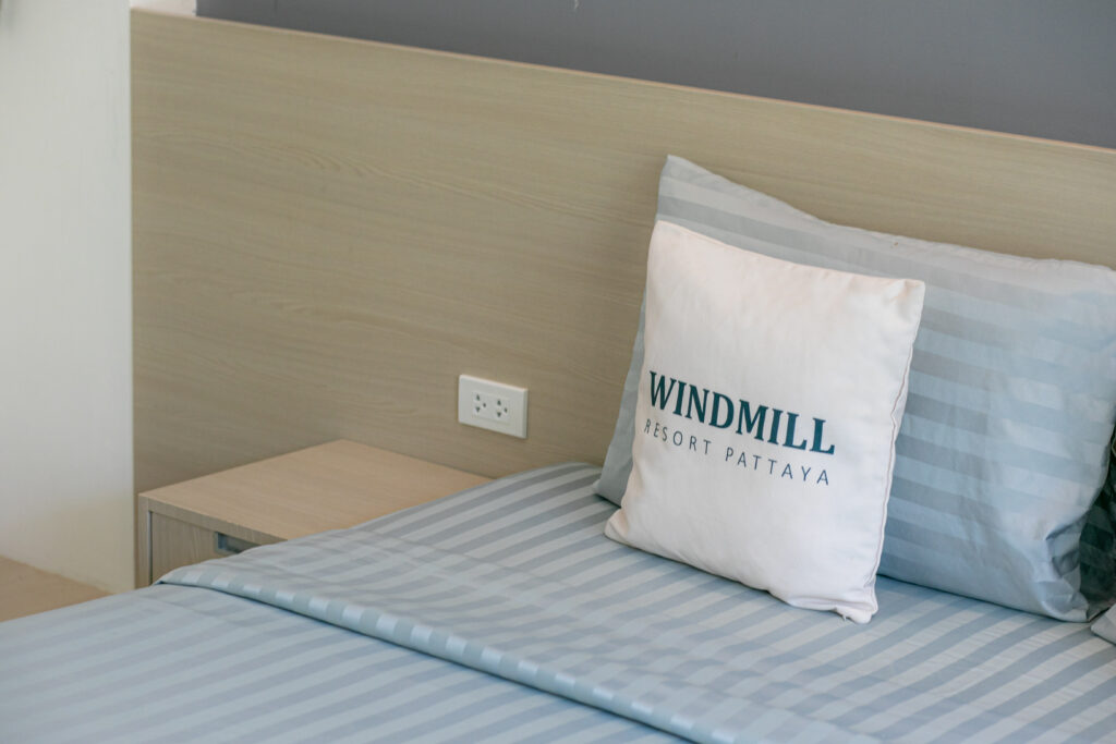 Windmill Resort : Deluxe Poolside  Room